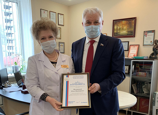 Владимир Плотников поблагодарил врачей за профессиональную работу и спасение жизней